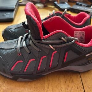 SHIMANO WOMEN’S CYCLING SHOES SIZE 9.5 US 40 EU